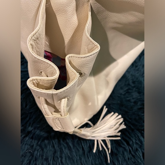 Hobo International cream fringe leather gold hardware handbag purse - Picture 7 of 16